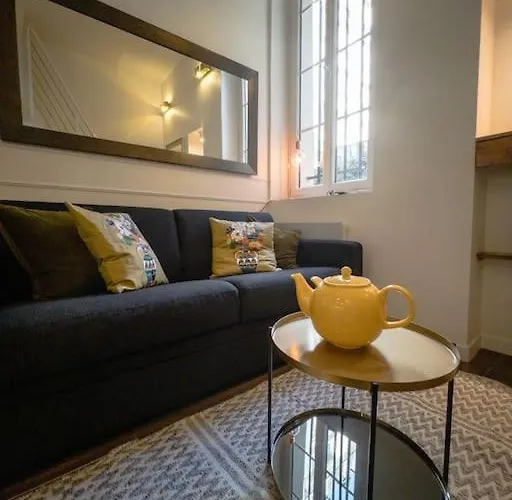 Ile Saint Louis-Studio