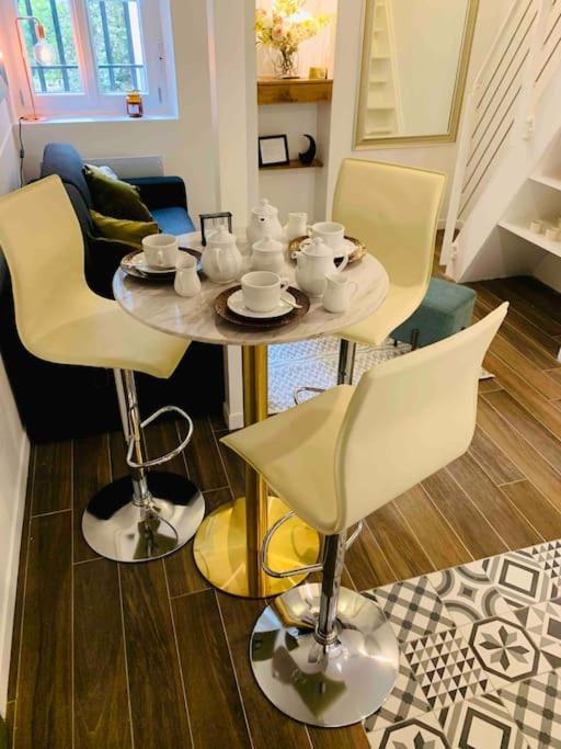 Ile Saint Louis-studio * Paris
